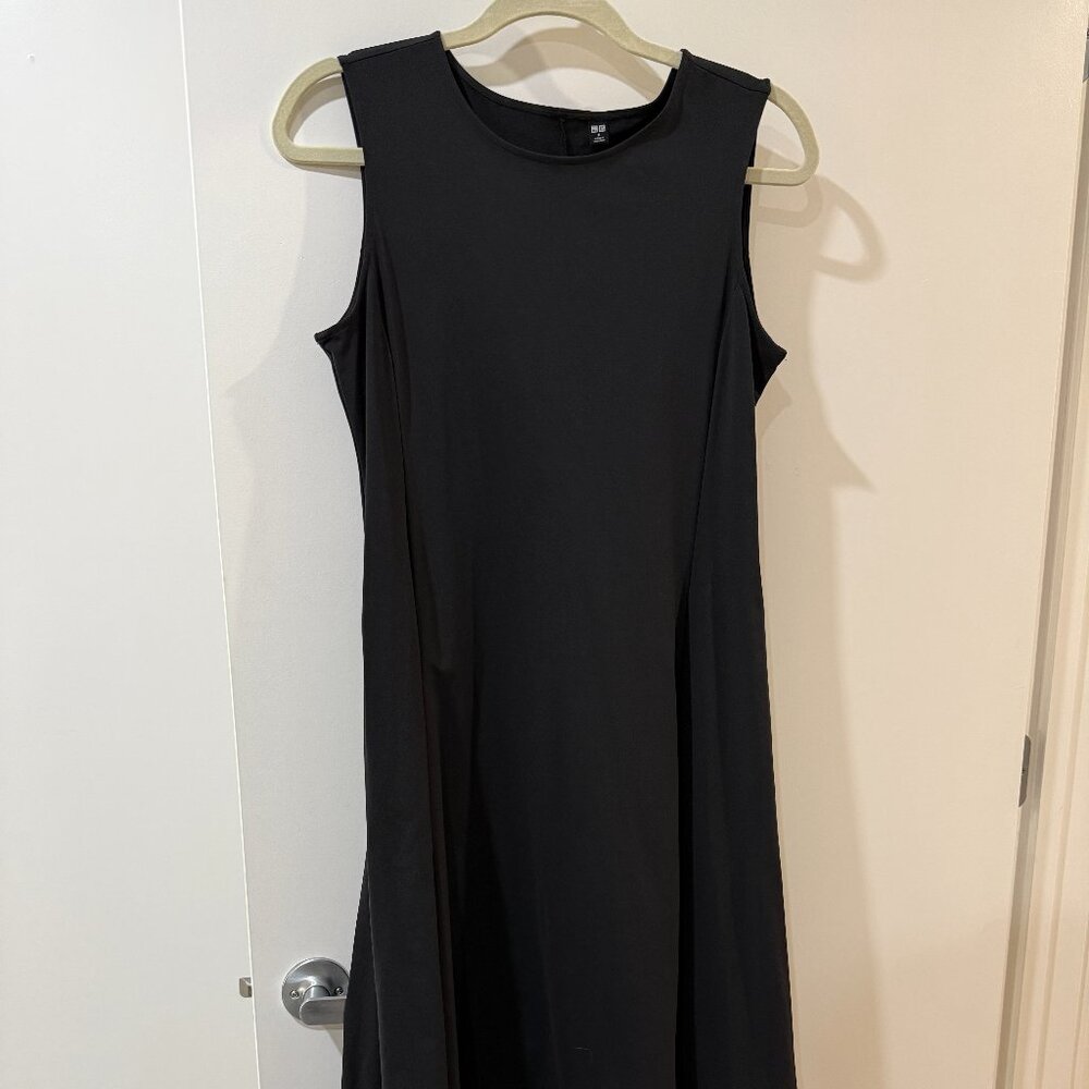 Uniqlo Ultra Stretch Sleeveless Dress - Fit & Flare Midi - Black - Size M